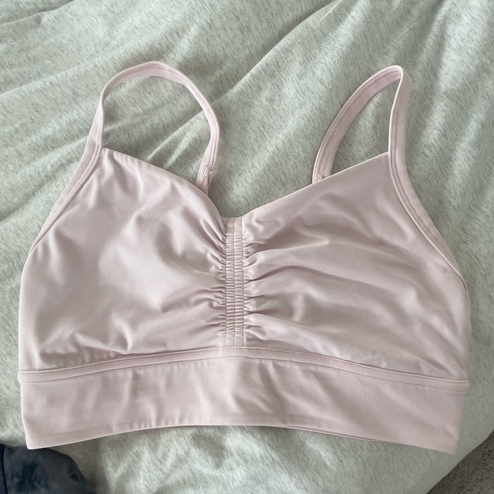 NET lululemon nulu bra color//strawberry milkshake size//10